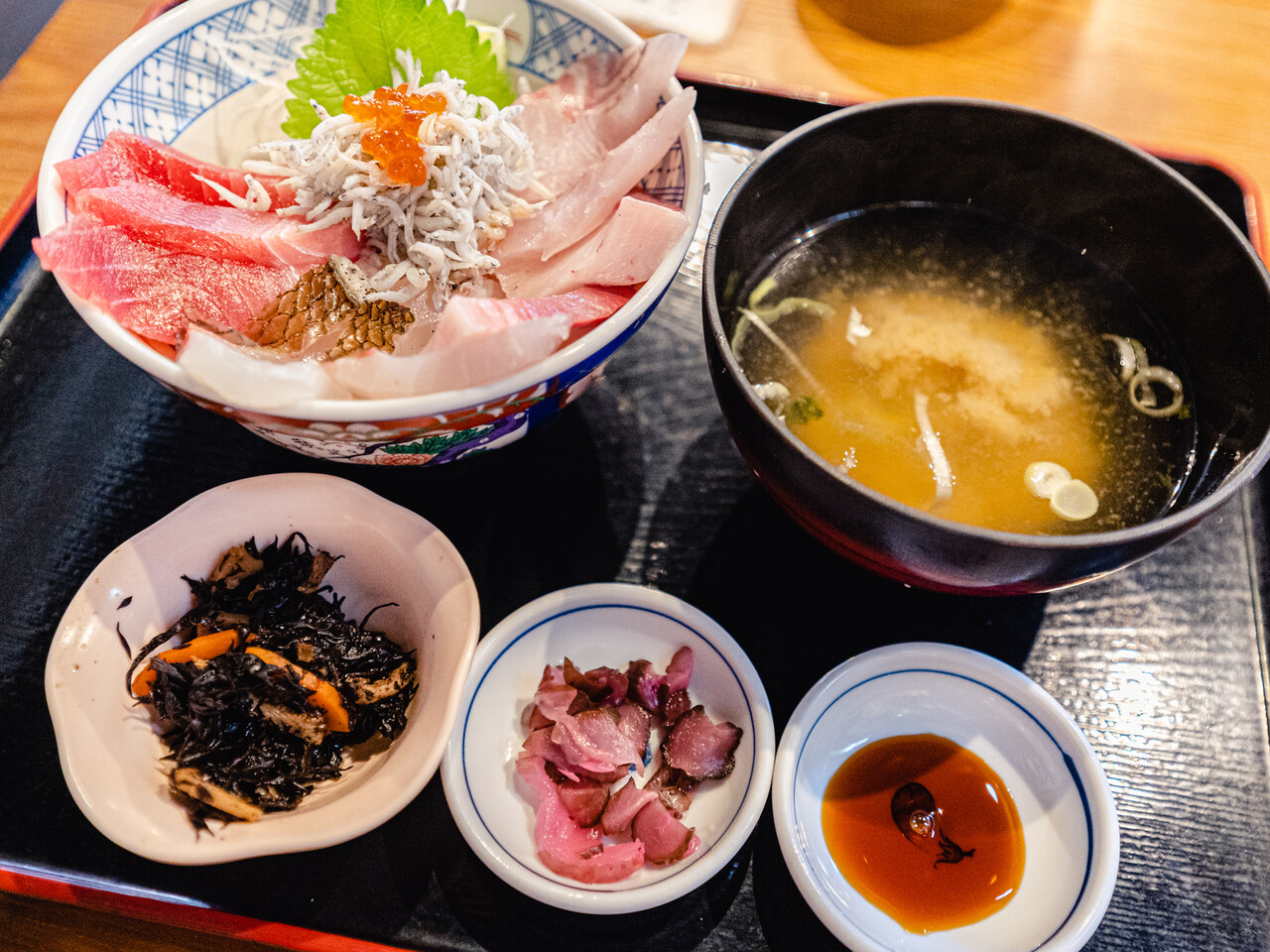 漁師めし食堂 早川 小田原漁港すぐ近くで食べられる海鮮丼 Pekohara Log ぺこはらログ