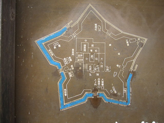 月曜日の城活
                          龍岡城
                                                yuzu