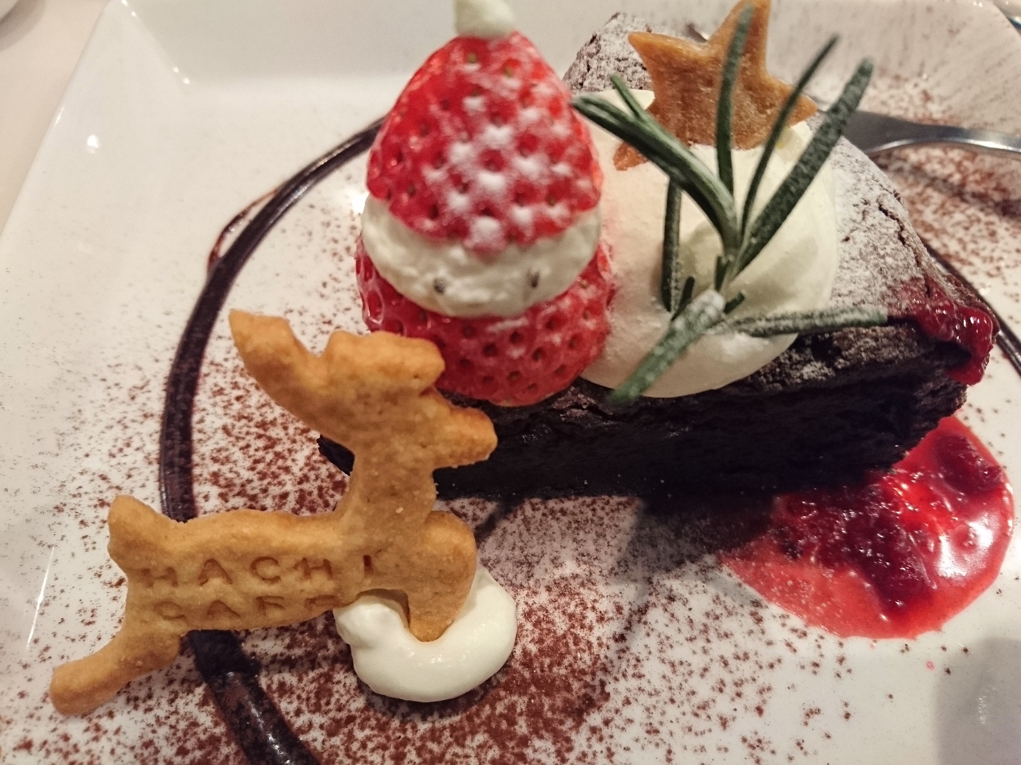 クリスマス仕様のいちごサンタとトナカイのクリスマスケーキが可愛い Hachi Cafe Kobe ハチカフェ 神戸三宮 トアウエスト 冥王星へ連れてって クリスマス仕様のいちごサンタとトナカイのクリスマスケーキが可愛い Hachi Cafe Kobe ハチカフェ 神戸三宮 トアウエスト 冥王星へ連れてって