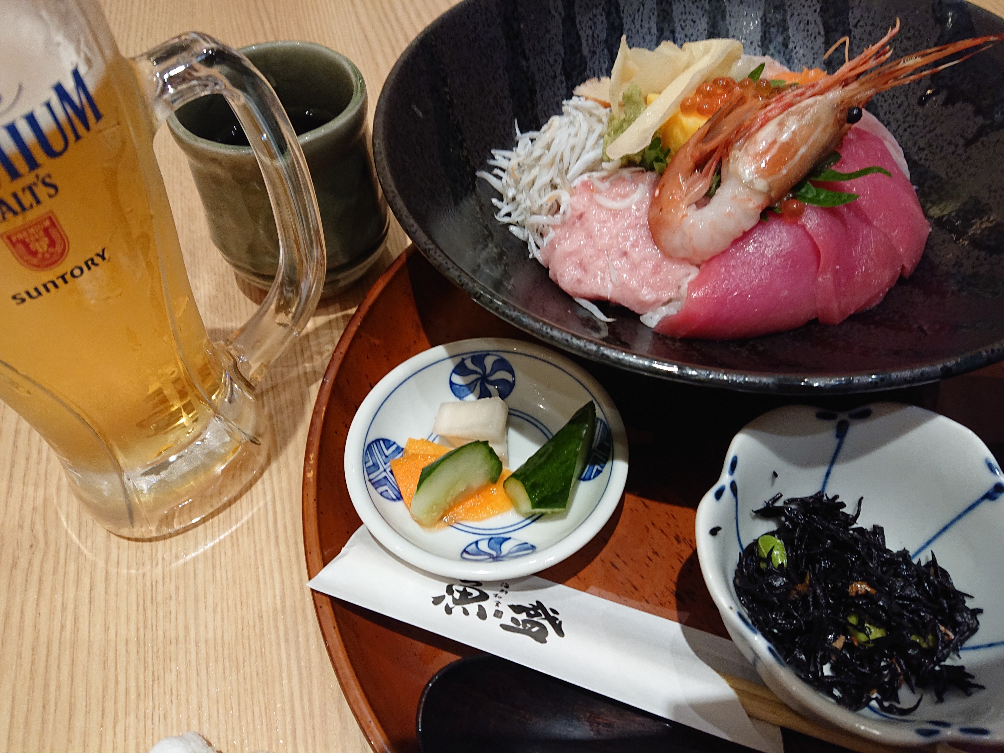 特上の海鮮丼 牡蠣フライ 魚盛 阪急西宮ガーデンズ店 冥王星へ連れてって