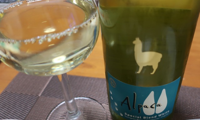 wine-santa-helena-alpaca-specialblend-white-200306-1