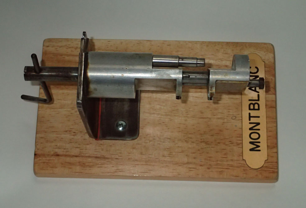 未使用】モンブラン1960年代 二桁シリーズ No.28 ボールペン 黒/金