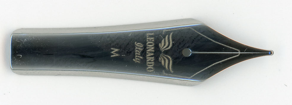 LEONARDO FURORE Steel-M ペン先曲がってる？ : 万年筆評価の部屋
