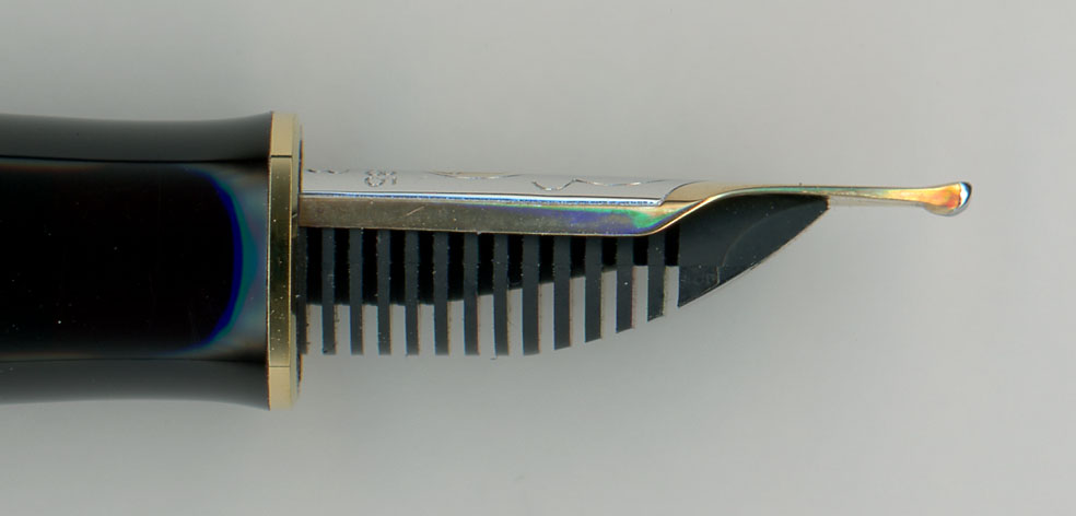 Pelikan M320 緑軸 14C-BB このペン先は絶世の美女！ : 万年筆評価の部屋