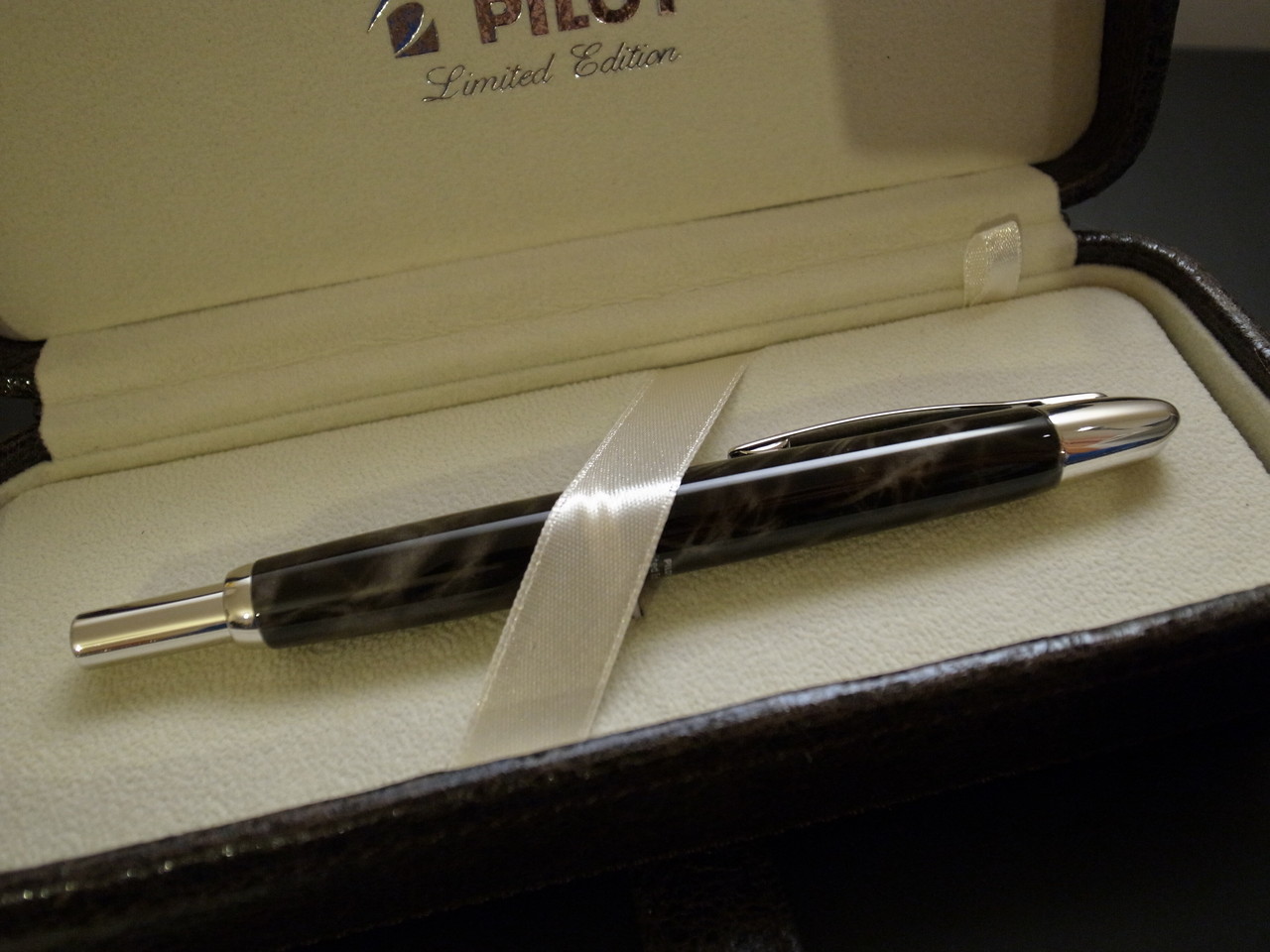 Pilot Capless Limited Edition 2012 Charcoal Marble : スティロ 