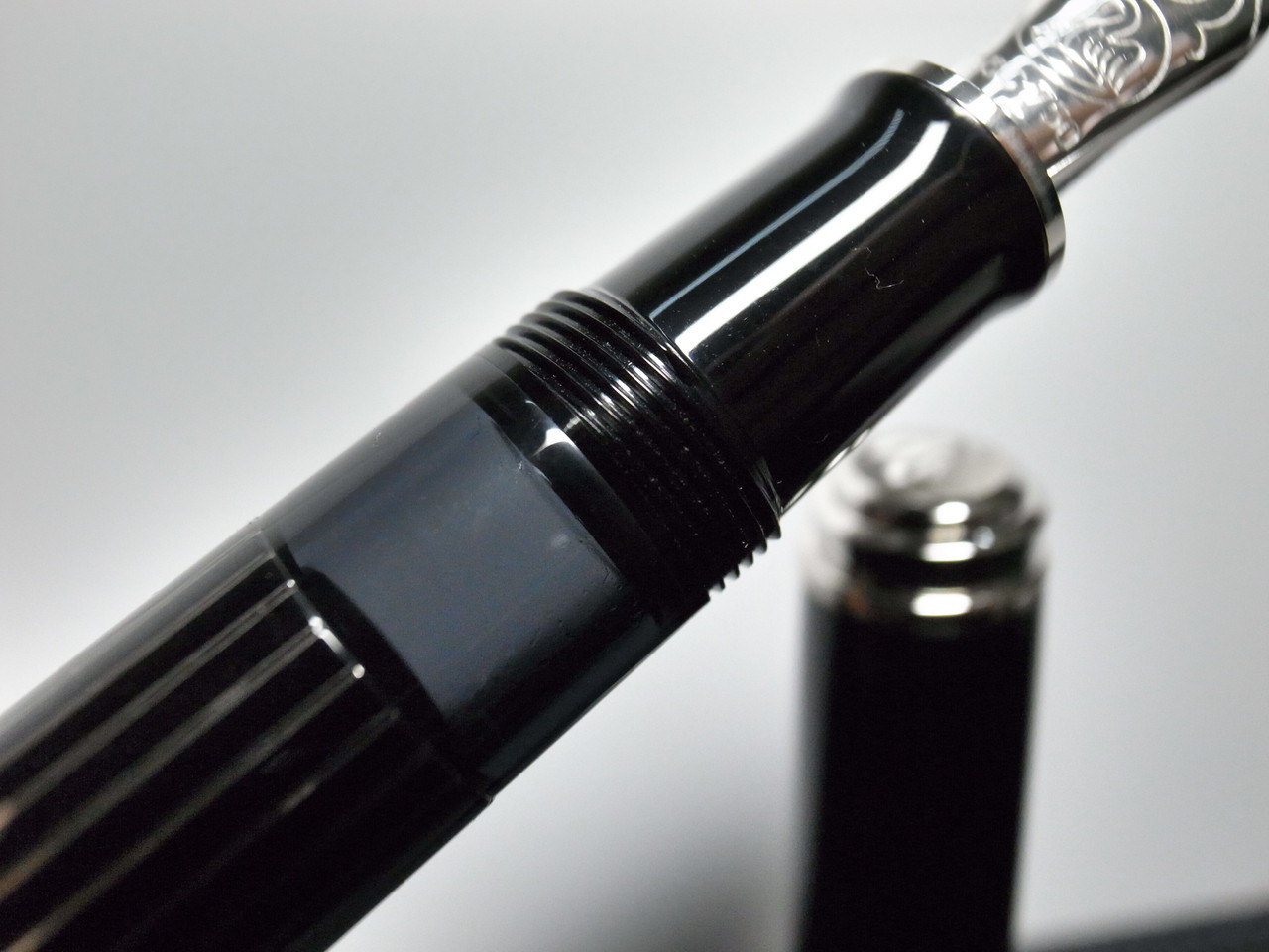 グレーの金属製万年筆8 - 万年筆 | 高級万年筆 細字|万年筆専門通販 特別