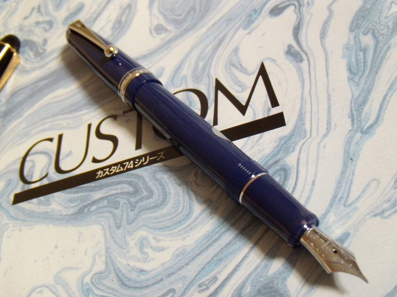 パイロット万年筆　カスタム74　ダークブルー　ネイビー 中古PILOT パイロット 万年筆 カスタム74 細字F ネイビー ダークブルー コンバーター付
