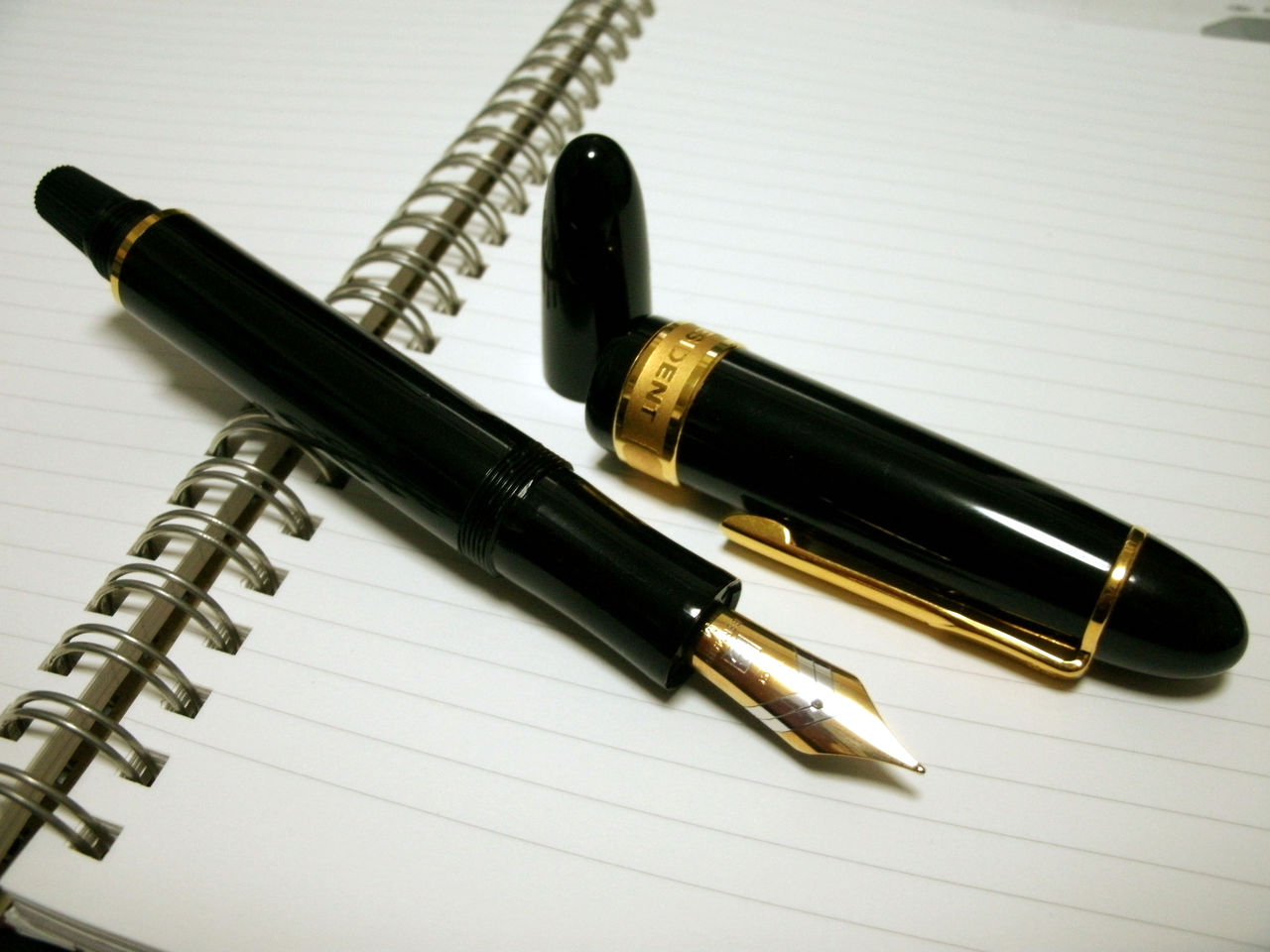 F. ドイツ製万年筆 SENATOR President 美品 Senator President 18K 750 字幅F程度 万年筆-国内最大のお買い物情報