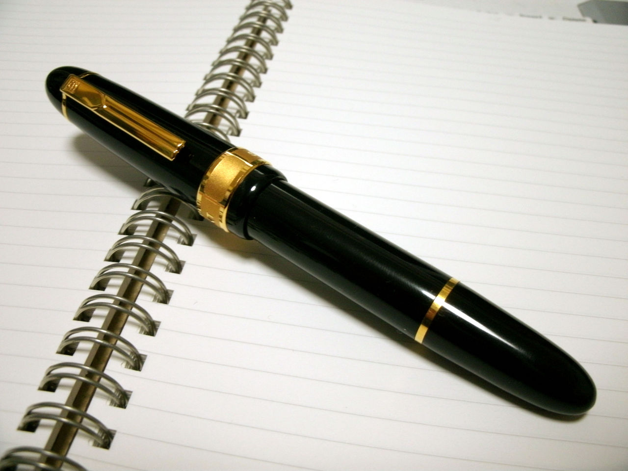 F. ドイツ製万年筆 SENATOR President 美品 Senator President 18K 750 字幅F程度 万年筆-国内最大のお買い物情報