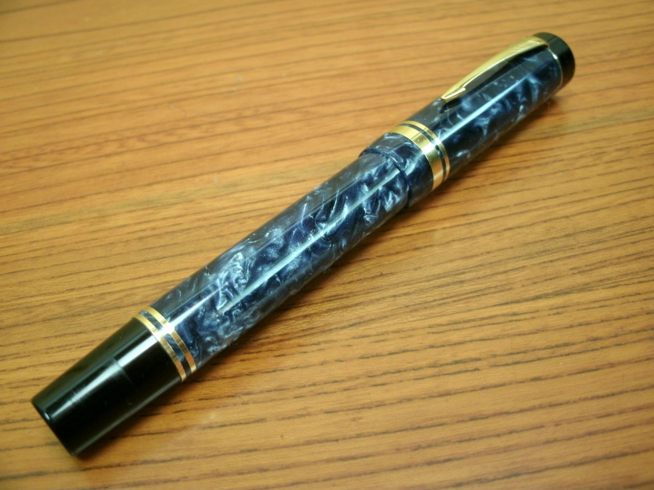 Parker Duofold100 Marble Blue First model? 18K(XF) : ぺん Parker Duofold100 Marble Blue First model? 18K(XF) : ぺん