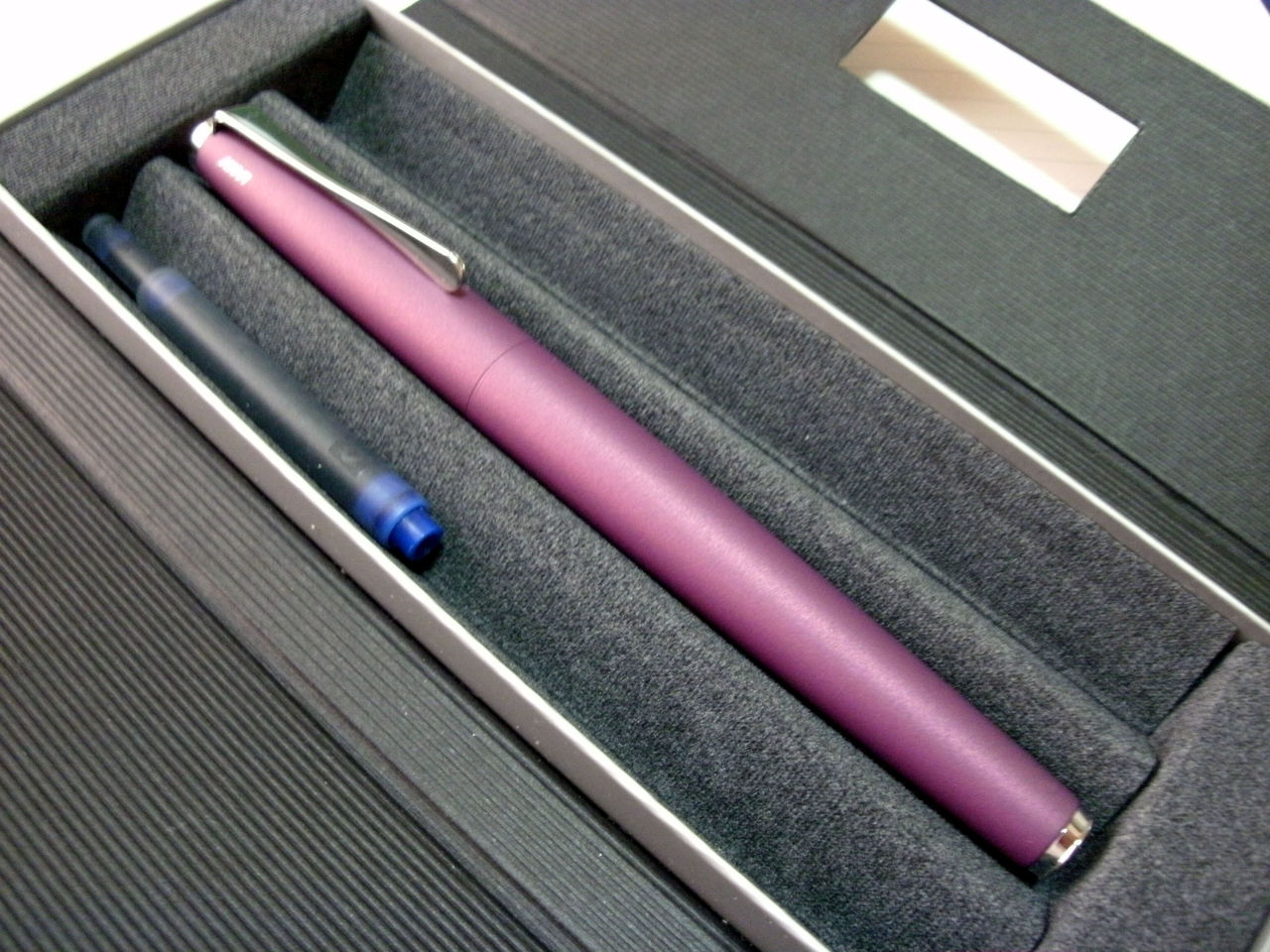 ラミーステュディオパラジウム14k細字（F）、廃盤ステュディオ多機能