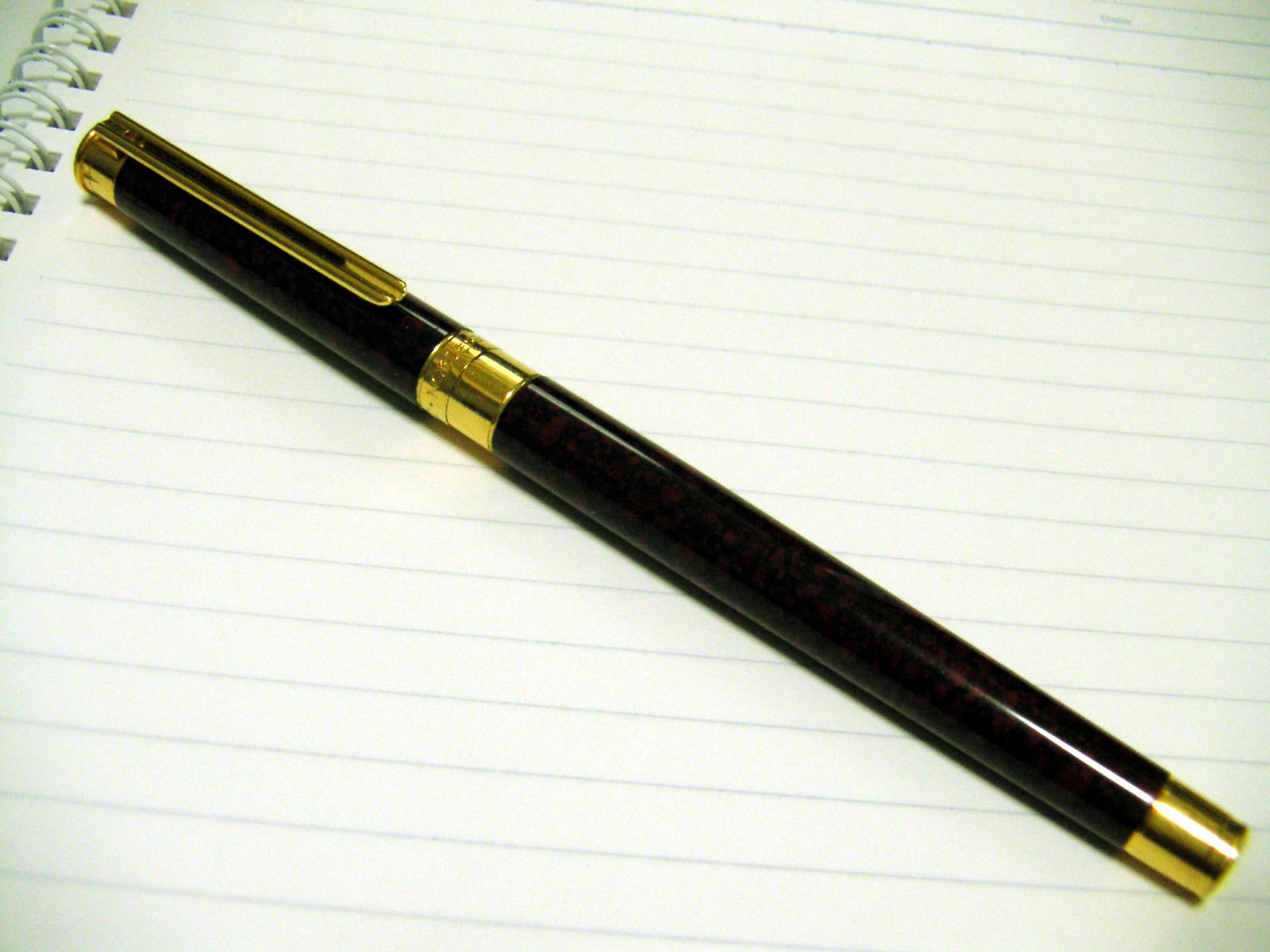 モンブラン ボールペン ノブレスオブリージュ　マーブルレッド Montblanc Noblesse Marble Red 18K (F) : ぺん☆ぱれーどっ！