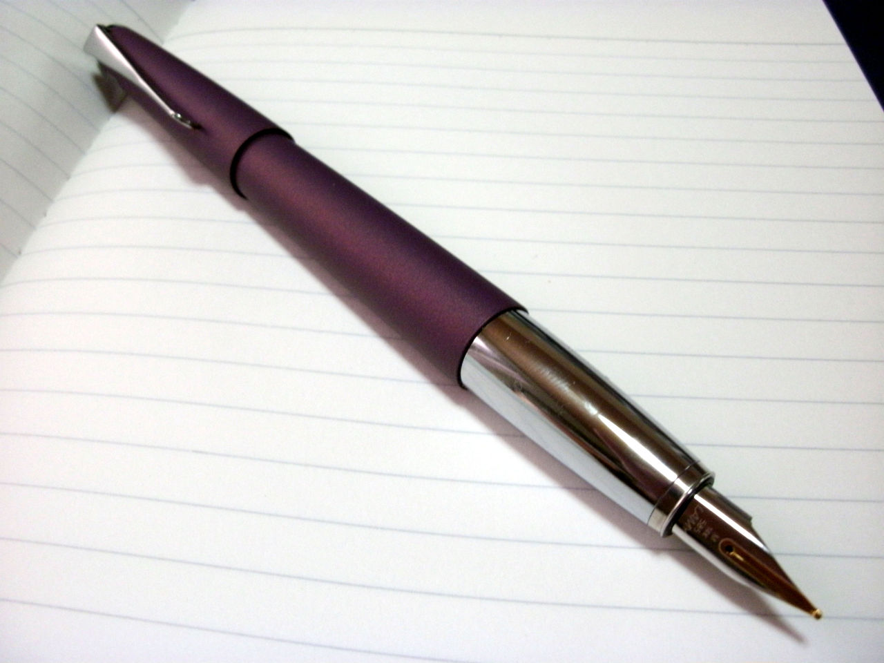 Lamy Studio Violet 2009 Limited Edition 14K (M) : ぺん