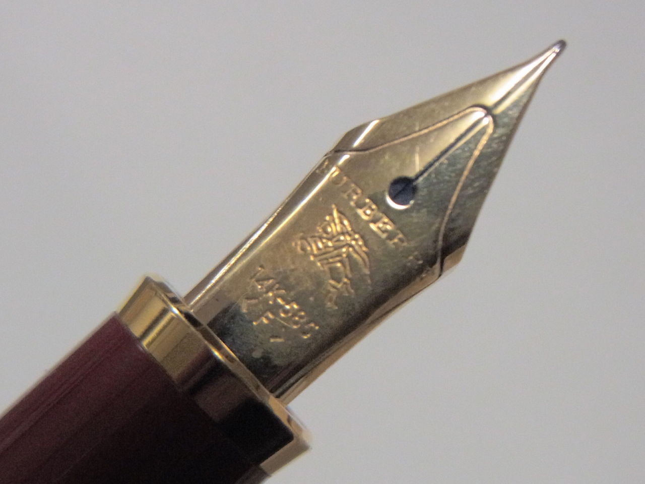 Burberry Fountain pen Red 14K-585 F : ぺん☆ぱれーどっ！