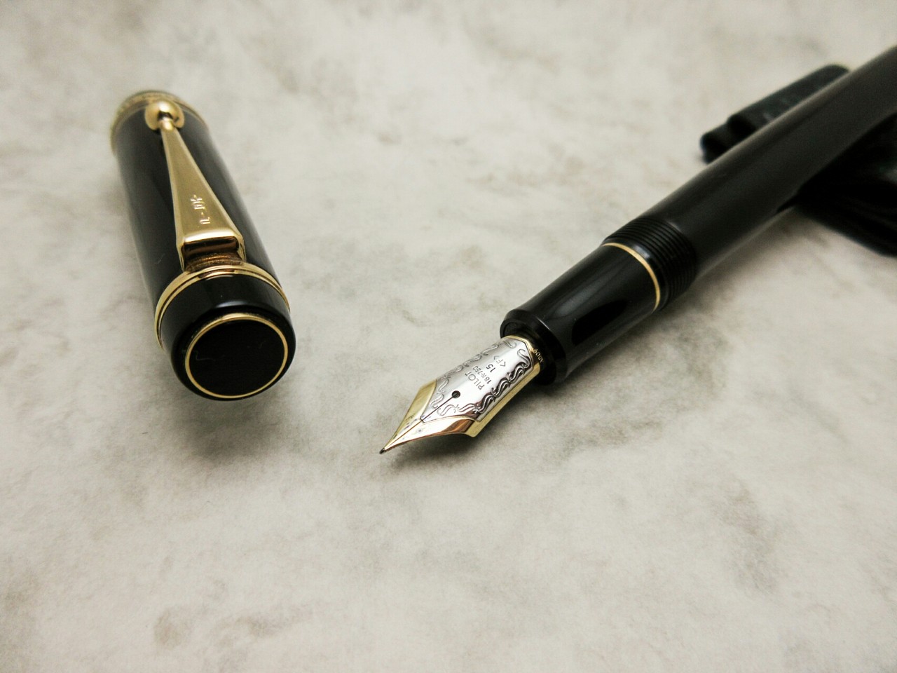 カスタム845は万年筆の醍醐味贅沢セット 万年筆とヌルリフィルの部屋 Pen Saloon カスタム845は万年筆の醍醐味贅沢セット 万年筆とヌルリフィルの部屋 Pen Saloon