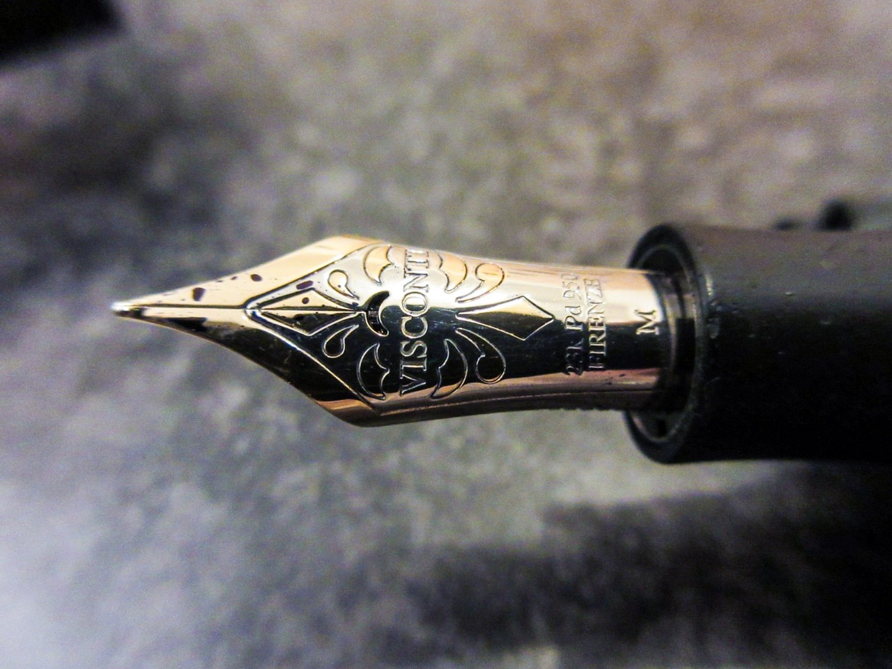 パラジウムニブVISCONTI ホモサピエンス　オーバーサイズ　ブロンズ　万年筆 ビスコンティ ホモサピエンス オーバーサイズ ブロンズ 万年筆