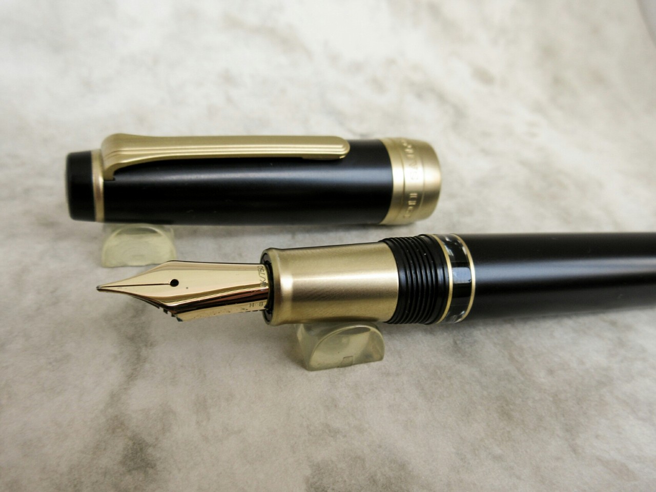 万年筆の刻印に入れる情報とは : 万年筆とヌルリフィルの部屋｜Pen_Saloon