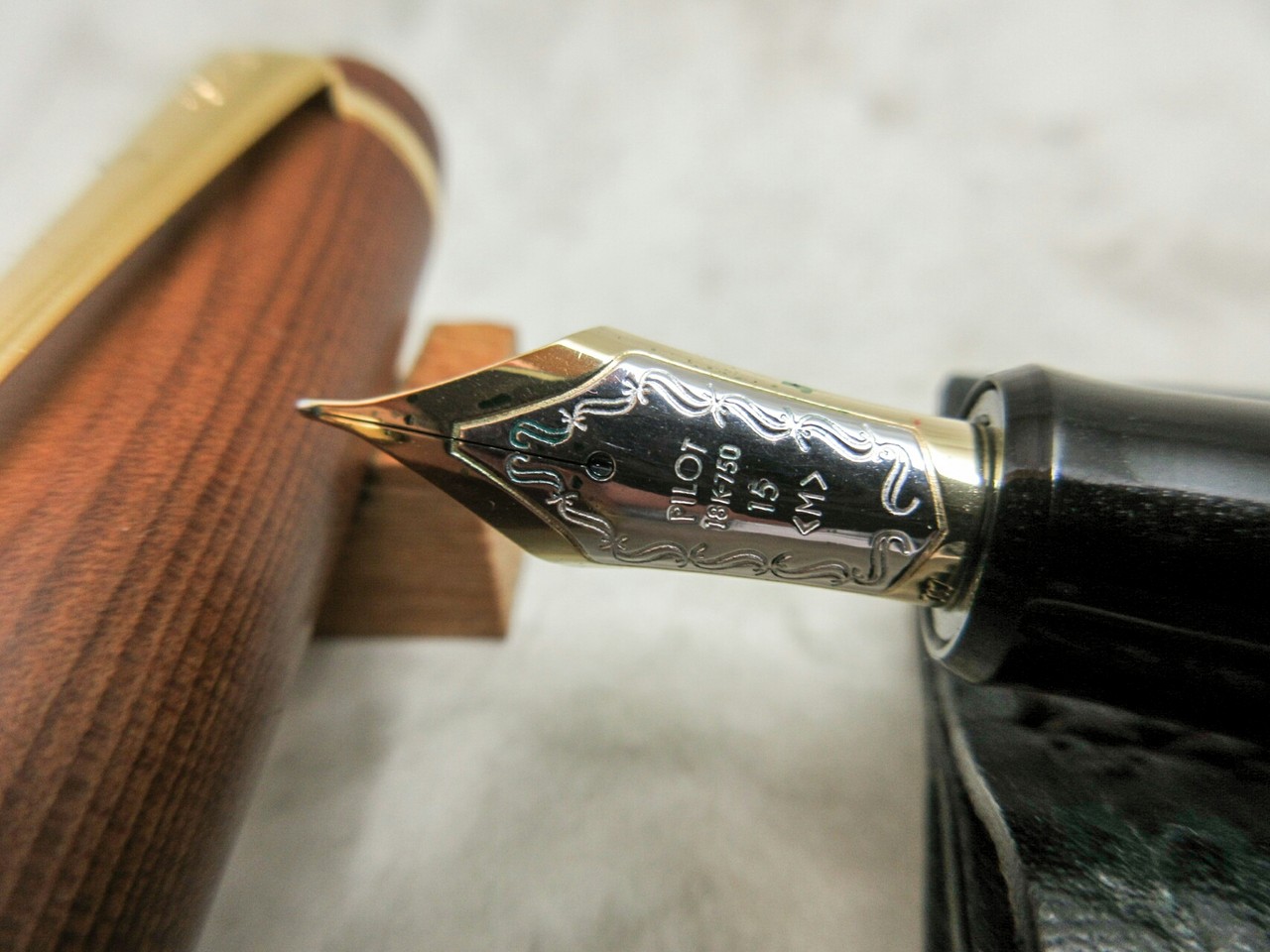 PILOT CUSTOM 一位の木　万年筆　字幅F PILOT CUSTOM 一位の木 万年筆 字幅F - メルカリ