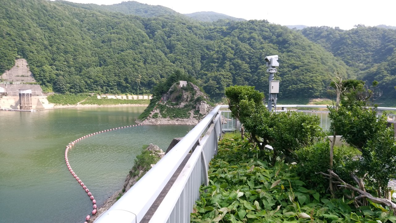 岩手県西和賀町 湯田ダム と 湯田貯砂ダム Manchotののんべんだらり