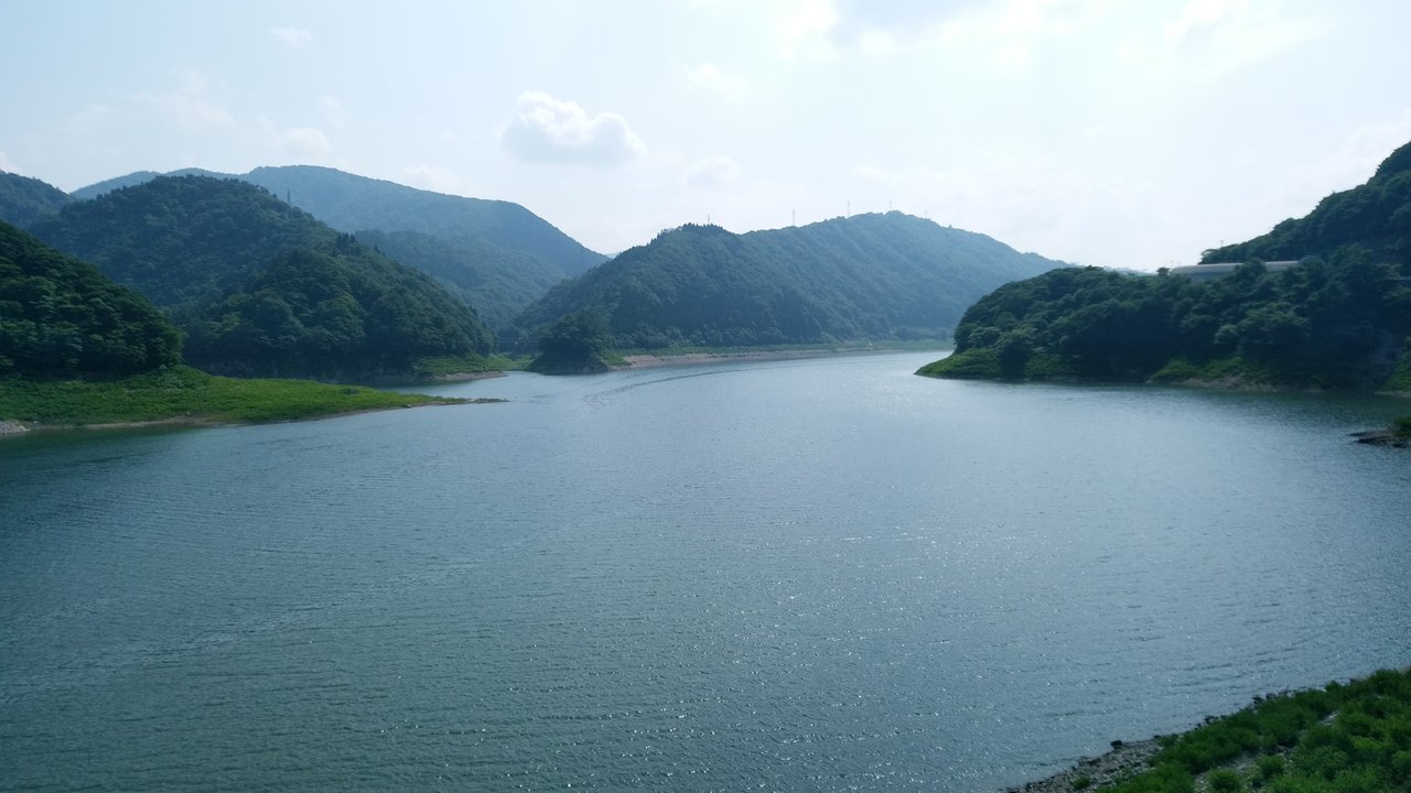 岩手県西和賀町 湯田ダム と 湯田貯砂ダム Manchotののんべんだらり