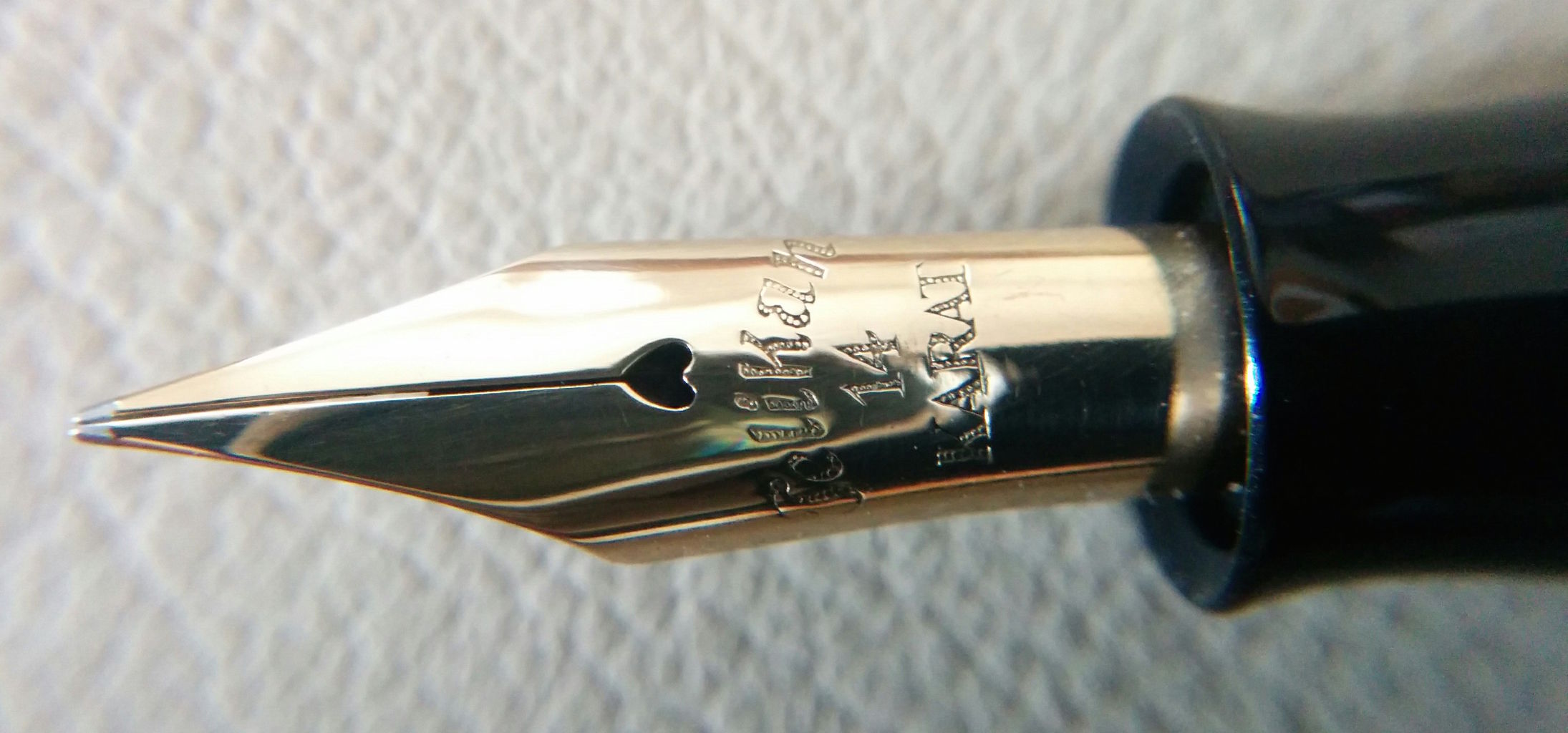 Vintage は楽し、謎の Pelikan 100 と Brilhart Streamline : スティロ