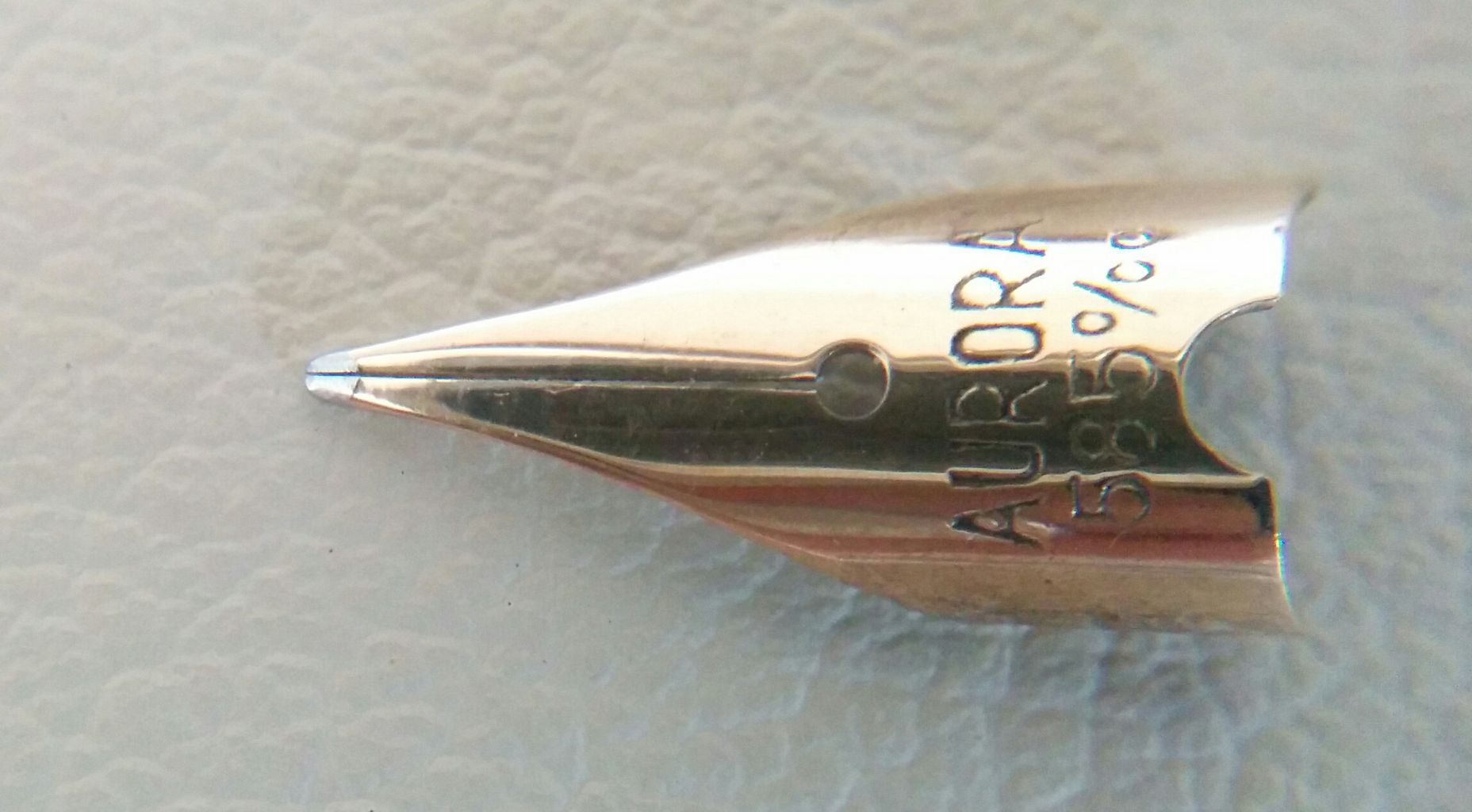 AURORA 88 三代 書き味比較・・・88、 88K、88P : スティロ プリュム