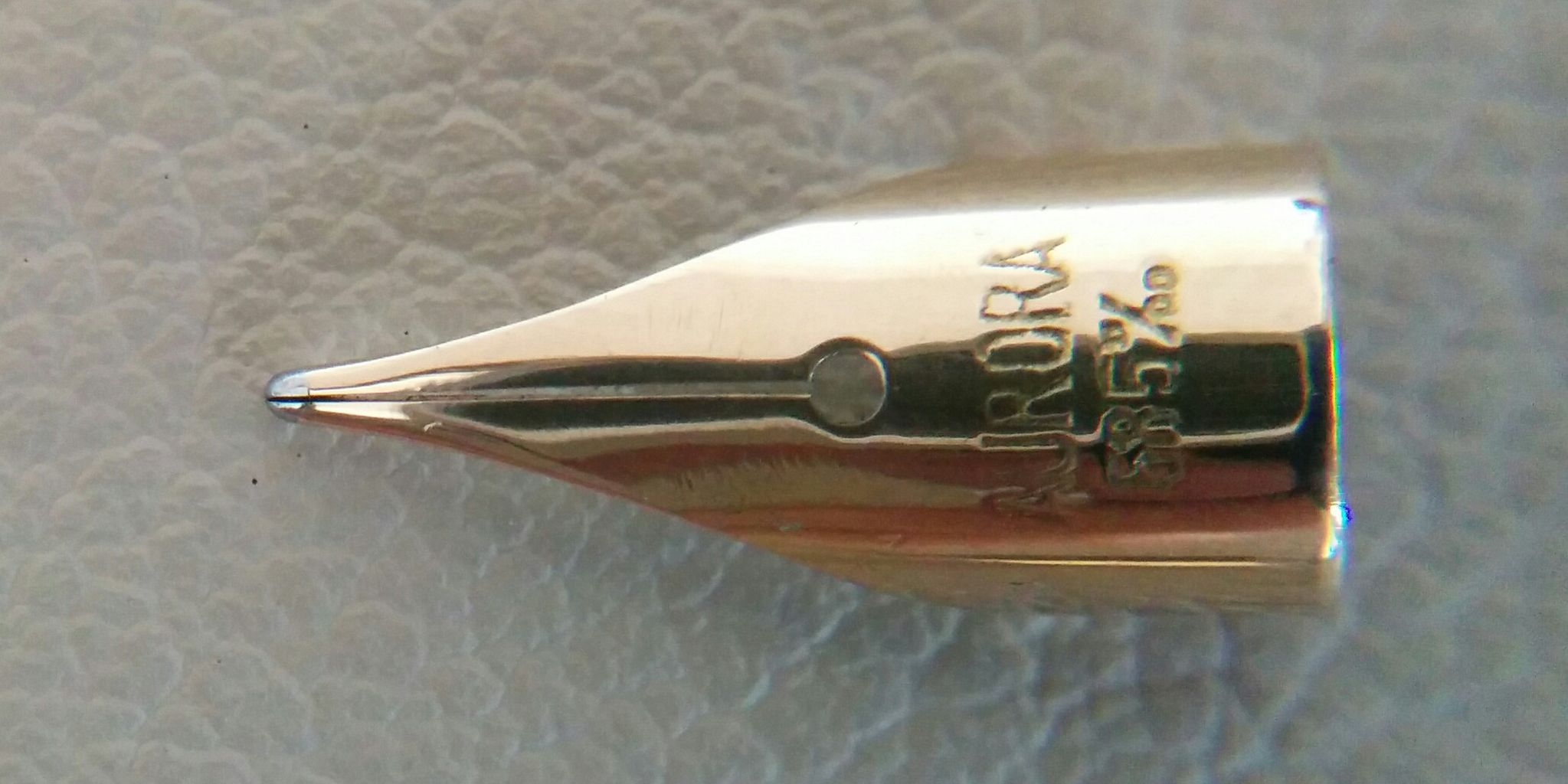 AURORA 88 三代 書き味比較・・・88、 88K、88P : スティロ プリュム