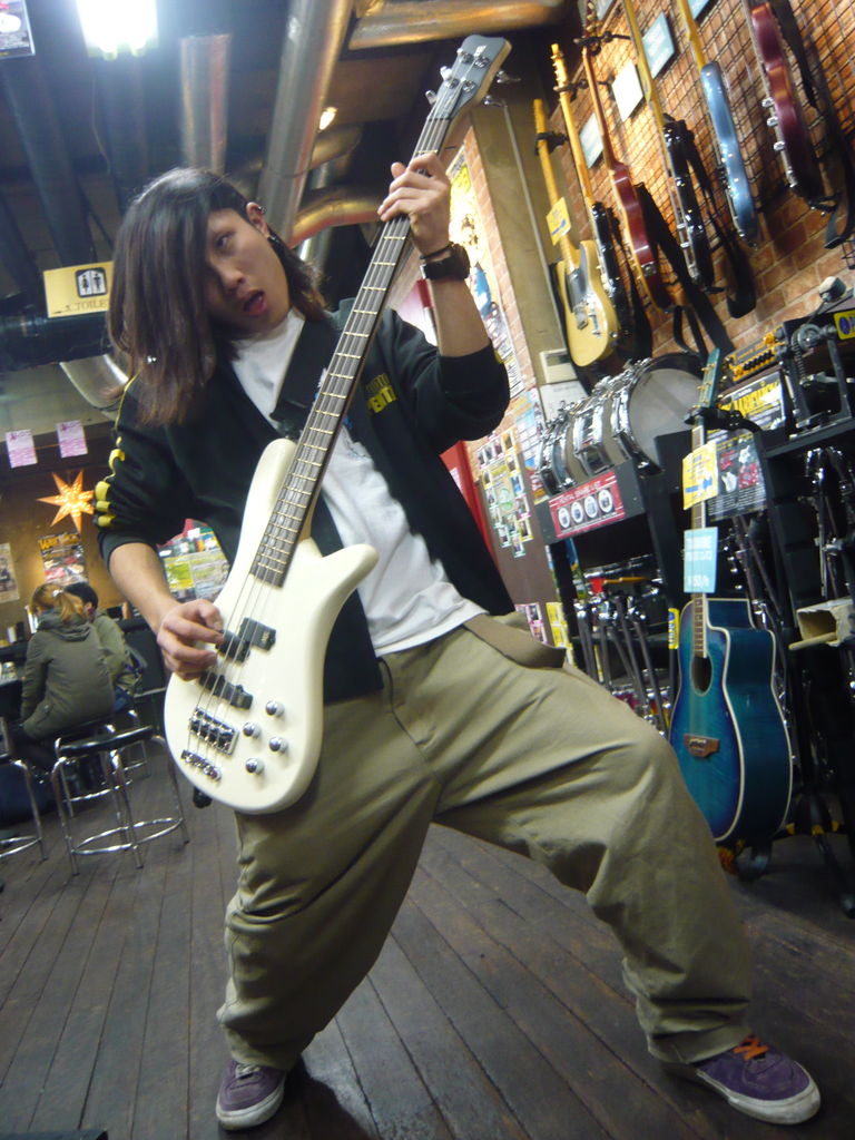 Warwick 良いベース来たよ Warwick Studio Penta Chiba Blog
