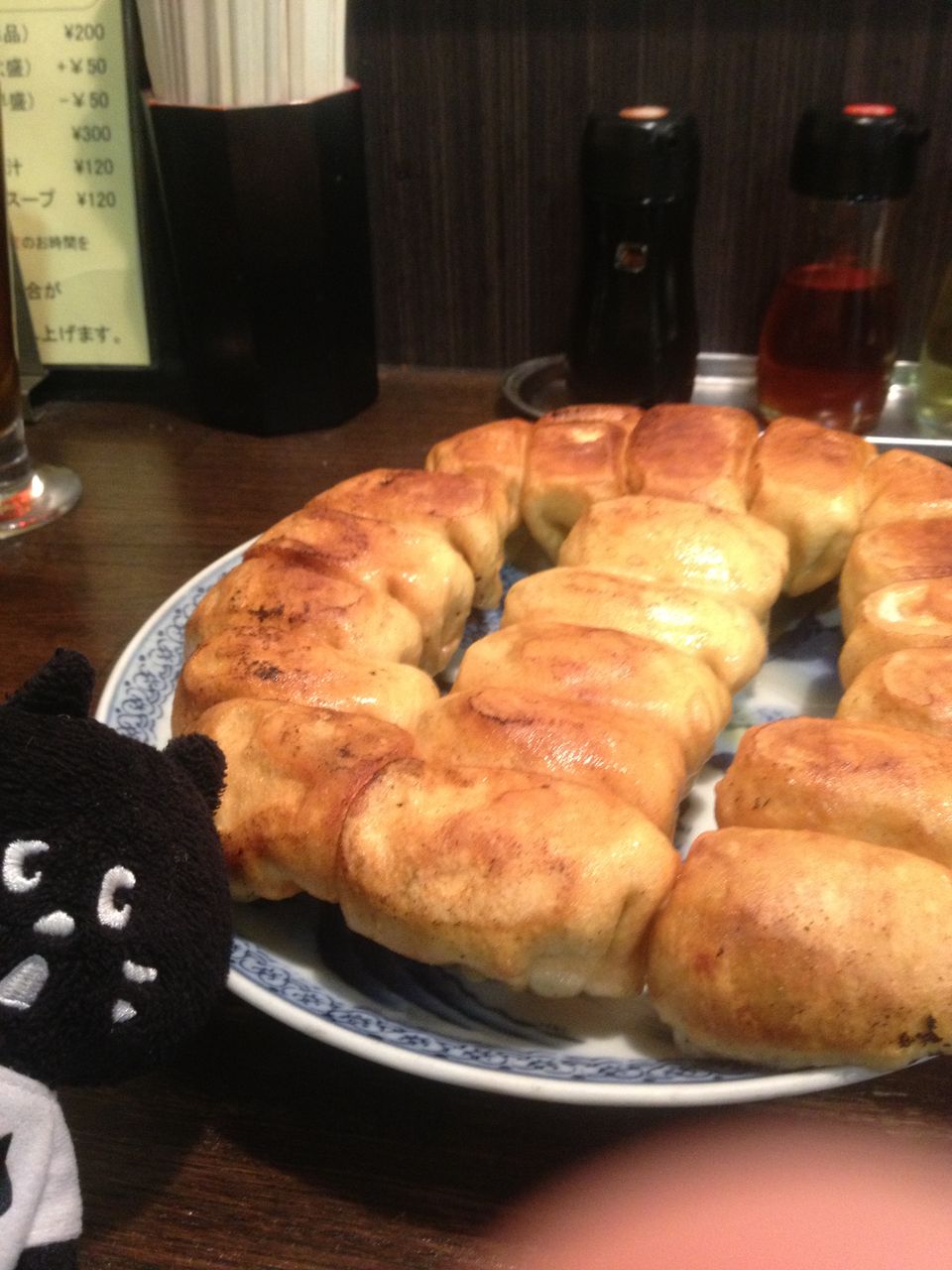 ホワイト餃子 三郷店 にゃんたろうのごはんですよ シャー ホワイト餃子 三郷店 にゃんたろうのごはんですよ シャー