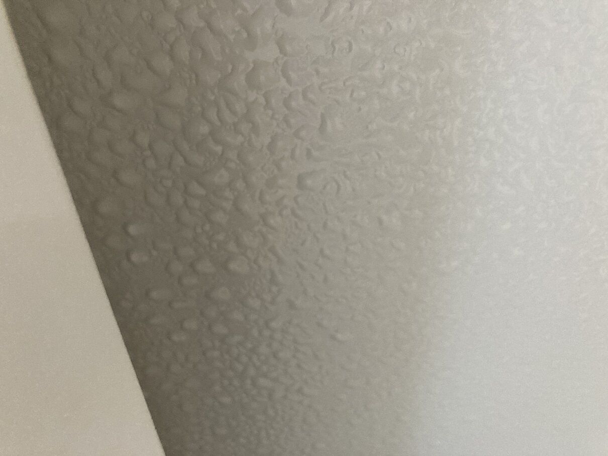 浴室の天井の水滴が取れない 換気扇の排気不良 ガス屋のblog 浴室の天井の水滴が取れない 換気扇の排気不良 ガス屋のblog