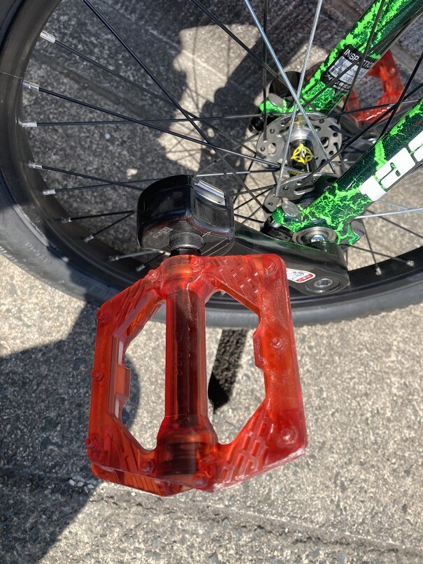 一輪車がやってきた。ニンジャウィール(笑) : カメラと写真が大好きな