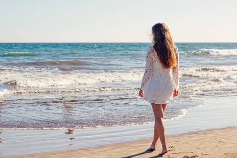 young-woman-1745173_1920 (1)
