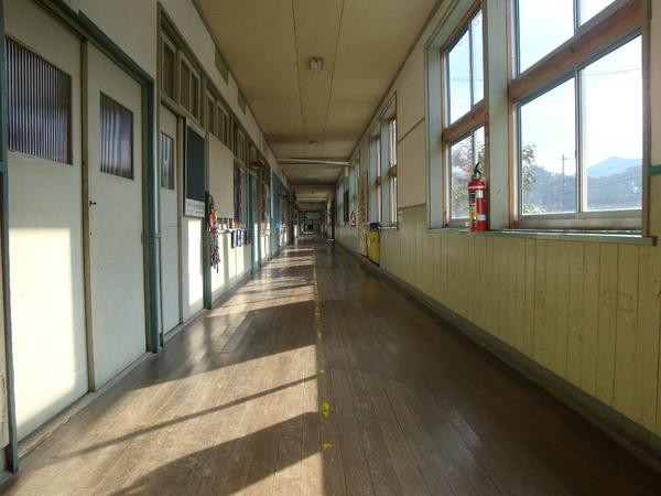 学校 廊下