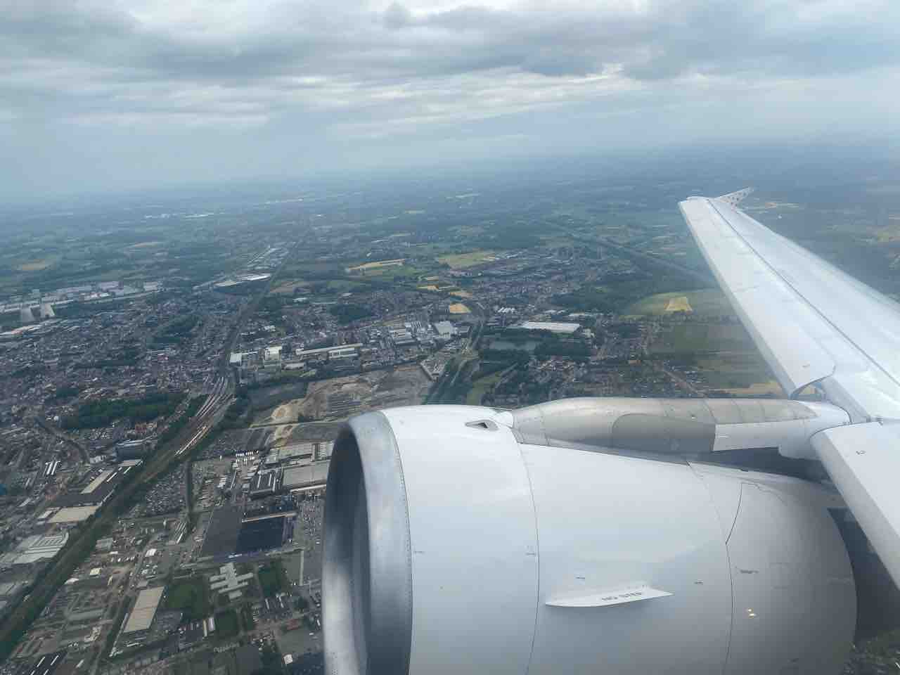 EU内ビジネスクラス】ブリュッセル航空 SN3721 搭乗記 : Volare（搭乗記）