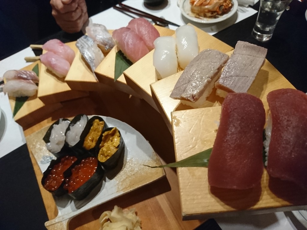 花より魚では締めに握り寿司をいただく 富山で飲み食い おぼえ書きブログ 花より魚では締めに握り寿司をいただく 富山で飲み食い おぼえ書きブログ