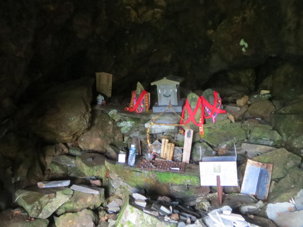 室堂で立山玉殿の湧水を味わった 富山で飲み食い おぼえ書きブログ