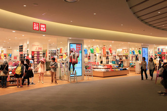 201206100406ダイバーシティUNIQLO
