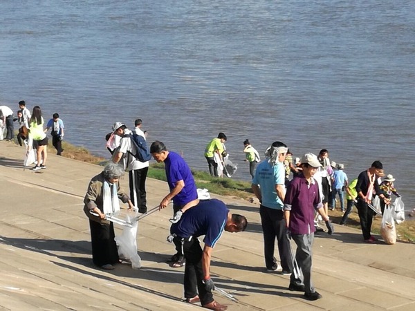 ���߽���