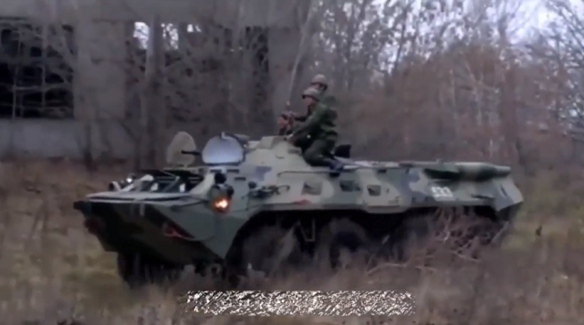 ロシアの「BTR-80」が地雷を踏み爆発する瞬間が怖すぎる！