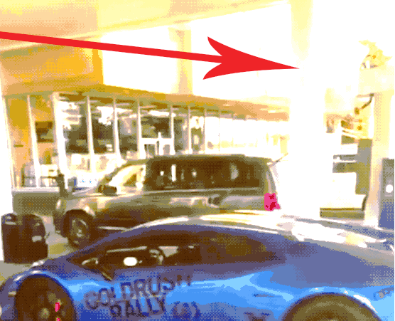 minivan-driver-burns-down-2-lambos-at-gas-station-7