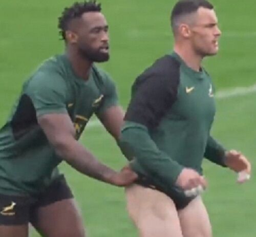 ラグビーやサッカーのちょっと恥ずかしいテクニックを垣間見てみよう！ｗ（２つのビデオ）