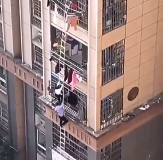 上海ではロックダウンに耐えられなくなった住民が決死の大脱出を行っていた！