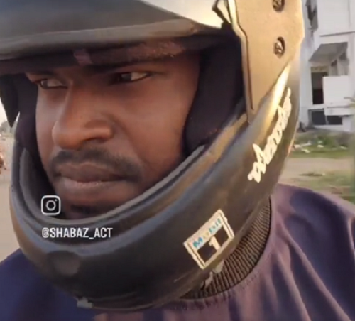 インドでバイクに乗ってると二度見する光景が次々と目に飛び込んでくるようです！ｗ