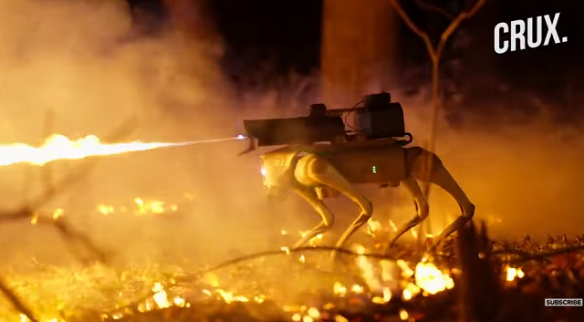30フィートの火炎を放つ地獄のロボット犬が一般販売されるようになったようです！ｗ（２つのビデオ）