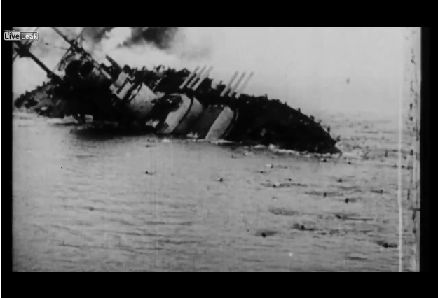 第一次世界大戦の時の戦艦が転覆し沈没していく様子が凄い 夜ふかしのすすめ 第一次世界大戦の時の戦艦が転覆し沈没していく様子が凄い 夜ふかしのすすめ