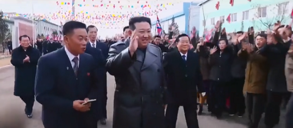 北朝鮮の金正恩がいかに偉大な指導者かを称える歌がこれって、付き合う朝鮮人は大変だ！ｗ