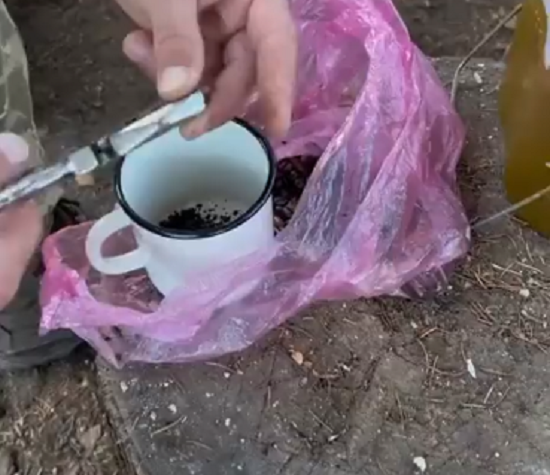 ウクライナの兵士が最前線でも「挽きたてのコーヒー」を楽しむ方法を教えてくれてる！ｗ