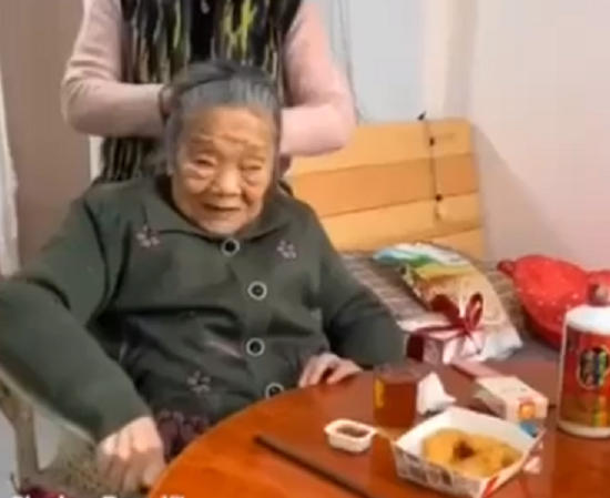 102歳になる中国のお婆さんに長寿の秘訣を聞いてみた結果が！ｗ