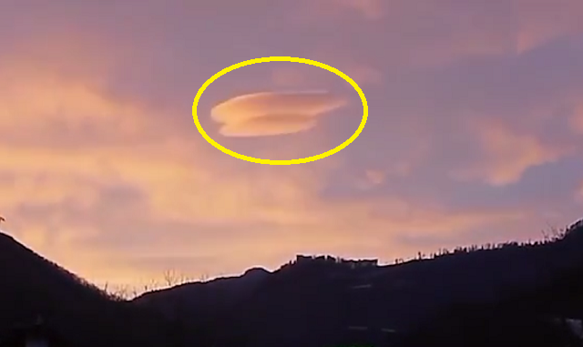 絶対に流されない「ど根性な雲」が浮いていた！　UFOが隠れてる？
