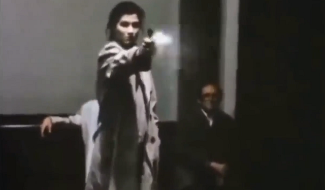 娘を強姦し殺害した男を射殺した母親の強い復讐の物語！（３つの動画）